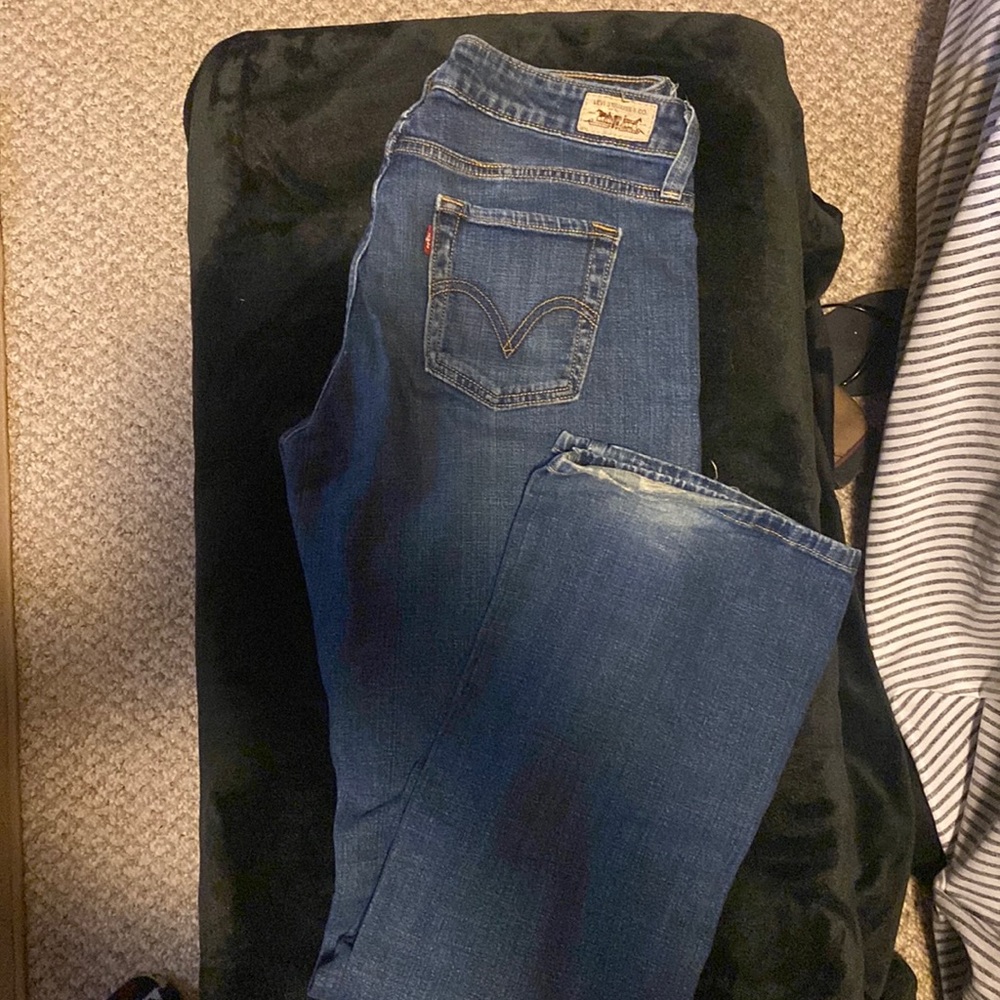 Levi’s 545 Low Boot Cut size 6 regular medium wash